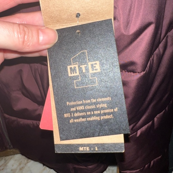 NWT VANS MAROON LIGHT FOUNDRY PUFFER JACKET MTE WOMENS XS VERY SOFT! - Picture 10 of 15